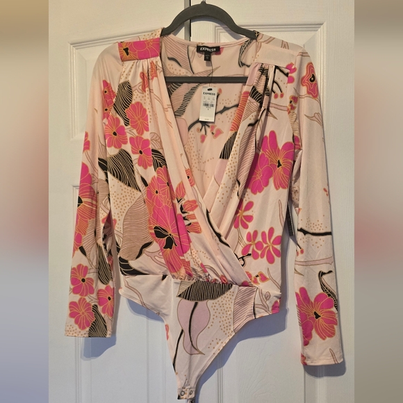 Express NWT Floral Bodysuit - Picture 2 of 4